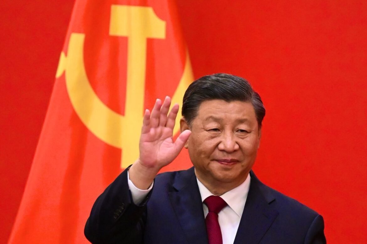 China is preparing a large military fleet to invade Taiwan